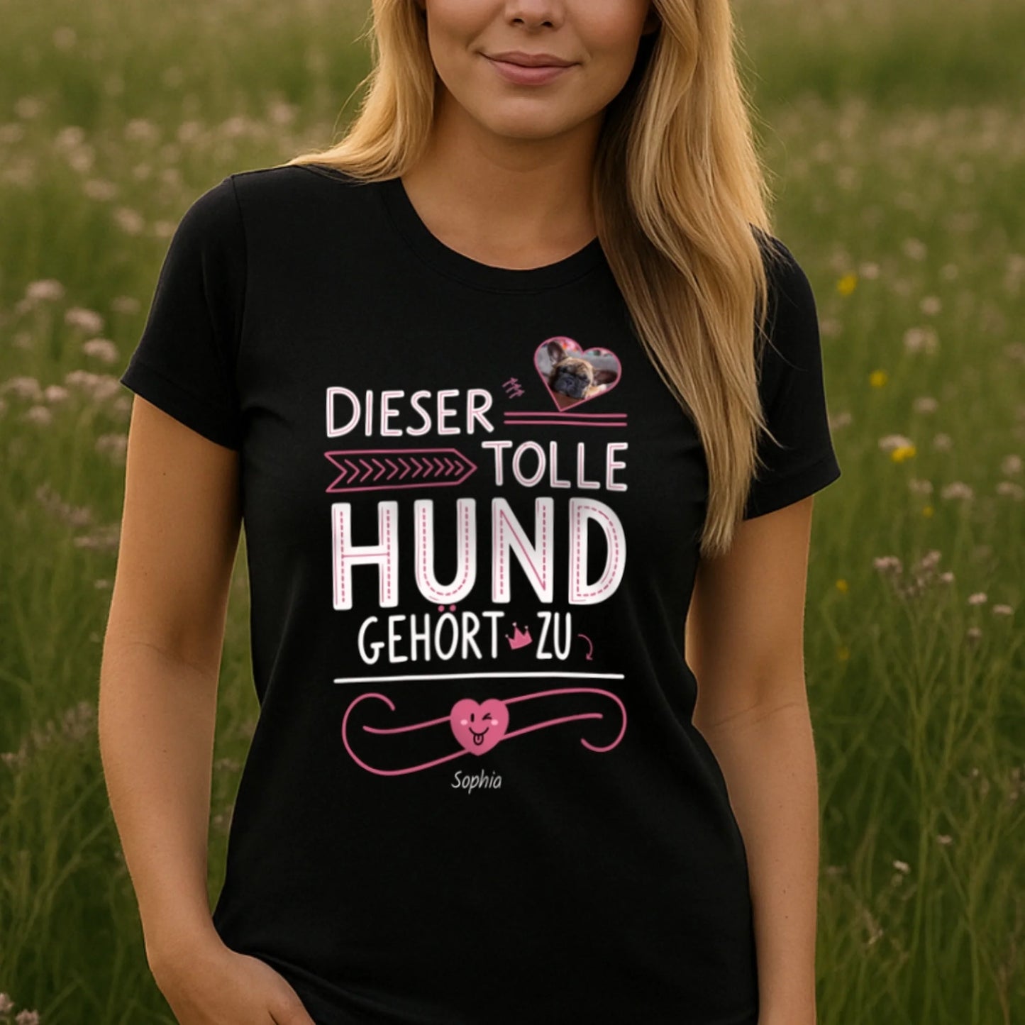 Personalisiertes T-Shirt "Dieser tolle Hund gehört zu" Deine Fellnase als personalisiertes T-Shirt – hochwertig bedruckt und in 3–6 Tagen bei dir. Jetzt gestalten und ein einzigartiges Shirt sichern.