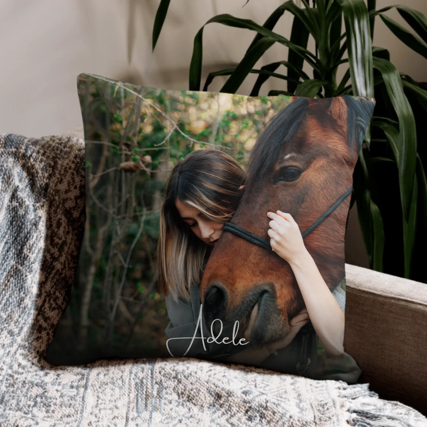 Individuelles Kissen "Pferdeglück" Individuelles Kissen mit Namen und Foto von deinem Pferd – personalisiertes Geschenk für Pferdeliebhaber. Kuschelweich, einzigartig. Jetzt gestalten!
