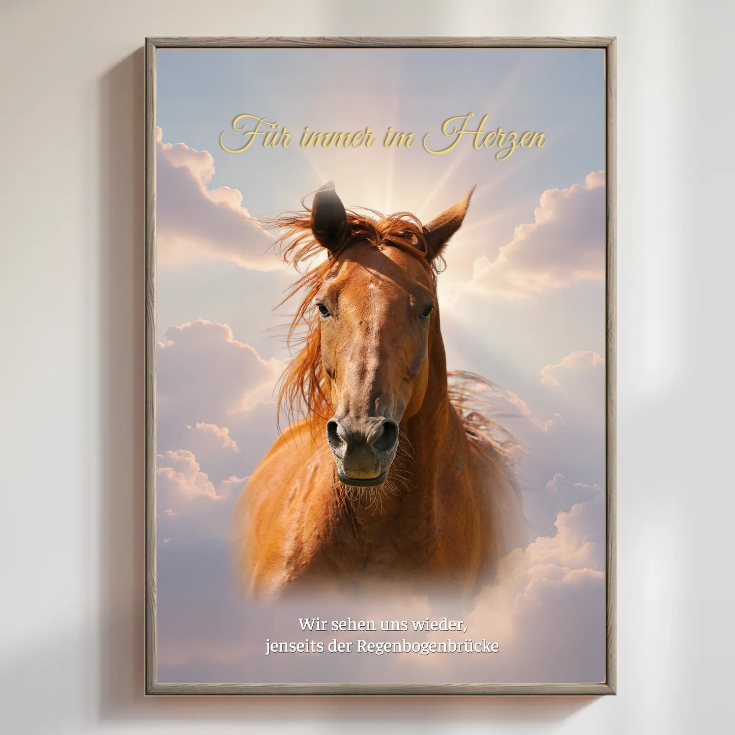 Personalisiertes Poster mit Pferd und emotionalem Text „Für immer im Herzen“ in einem stilvollen Rahmen.