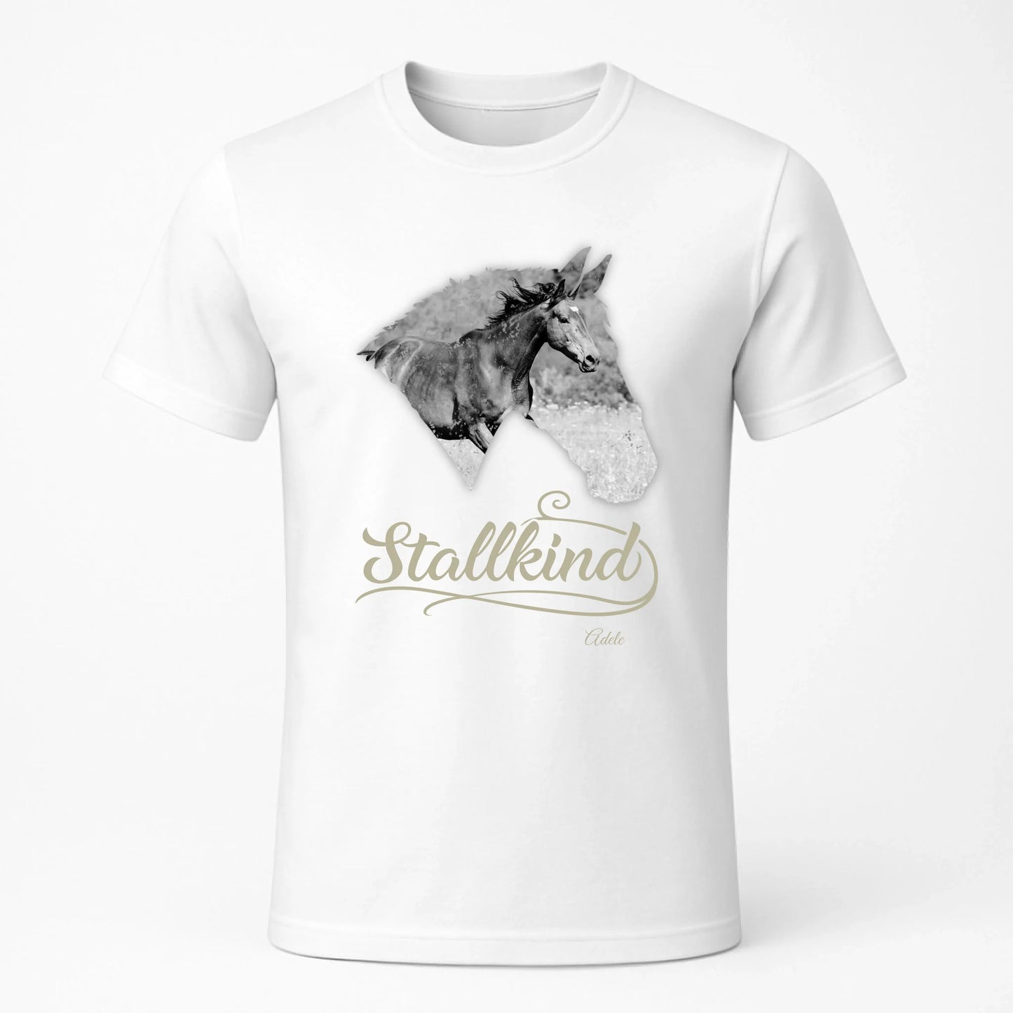 Personalisiertes T-Shirt "Stallkind" Standard Personalisiertes T-Shirt mit Pferdemotiv für alle Pferdeliebhaber – Name, Bild & Farbe wählbar. Hochwertig, bequem, nachhaltig. Für echte Stallkinder.