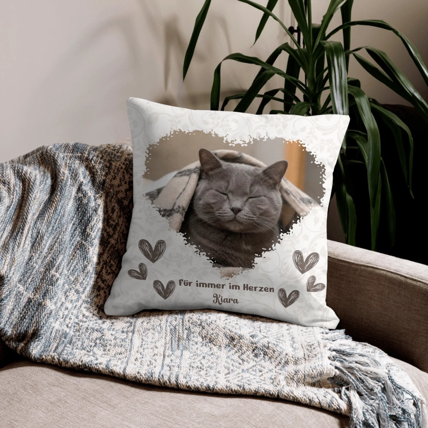 05_premium_pillow_lifestyle_22x22_base