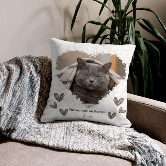 05_premium_pillow_lifestyle_22x22_base