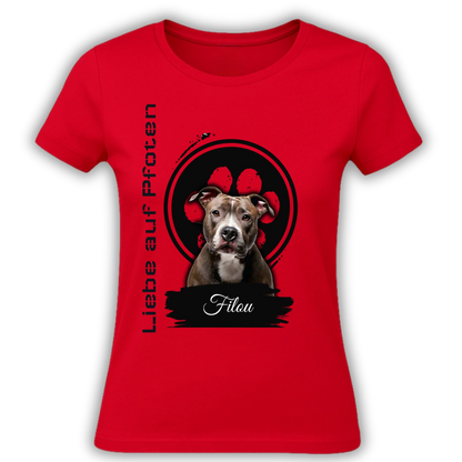 Personalisiertes T-Shirt "Liebe auf Pfoten" "Liebe auf Pfoten" – personalisiertes T-Shirt für Tierliebhaber. Mit deinem Wunschbild von Hund oder Katze. Emotional, einzigartig, perfekt zum Verschenken.