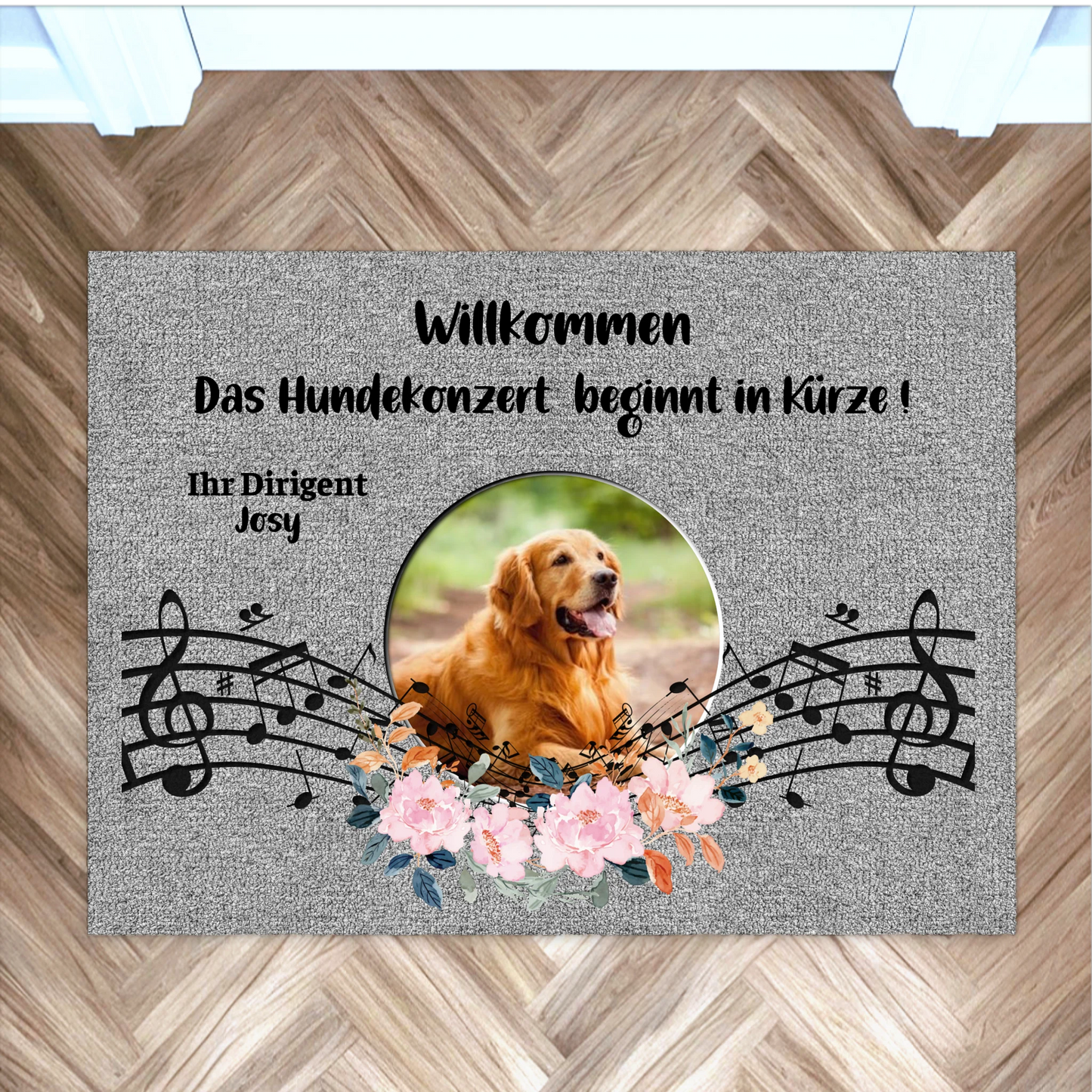 Personalisierte Fußmatte mit Hundemotiv und musikalischem Design, ideal für Tierliebhaber und Haustierbesitzer.