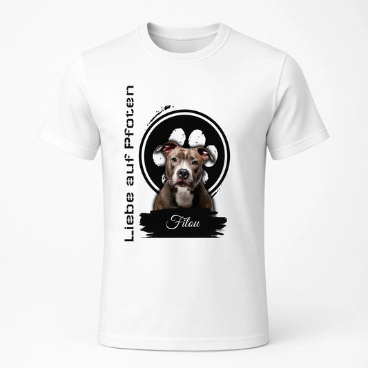 Personalisiertes T-Shirt "Liebe auf Pfoten" "Liebe auf Pfoten" – personalisiertes T-Shirt für Tierliebhaber. Mit deinem Wunschbild von Hund oder Katze. Emotional, einzigartig, perfekt zum Verschenken.