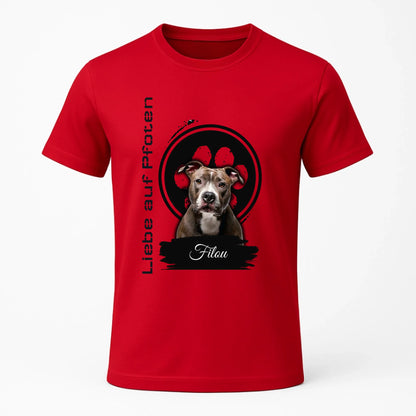 Personalisiertes T-Shirt "Liebe auf Pfoten" "Liebe auf Pfoten" – personalisiertes T-Shirt für Tierliebhaber. Mit deinem Wunschbild von Hund oder Katze. Emotional, einzigartig, perfekt zum Verschenken.