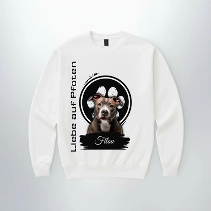 Personalisierter Sweater "Liebe auf Pfoten" mit Hundebild und individuellen Namen, perfekt für Haustierbesitzer.