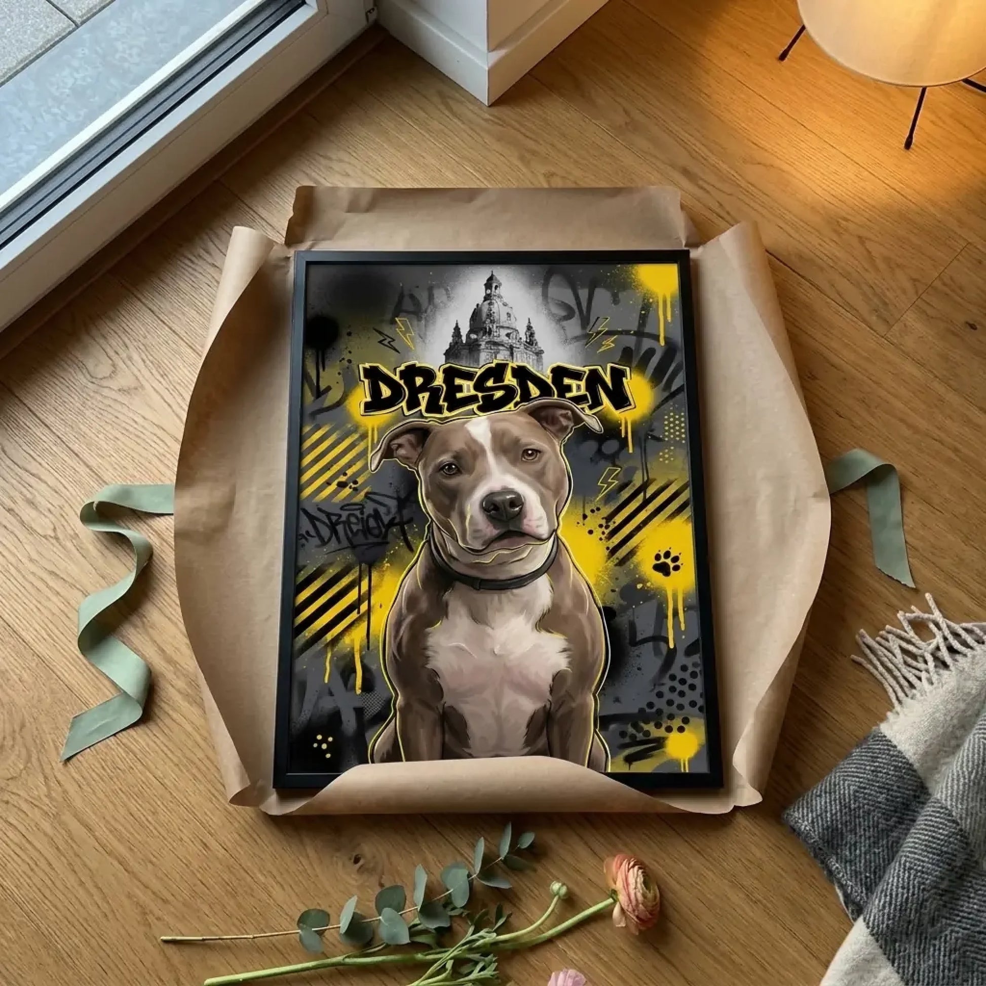 Personalisiertes Hundeposter als Geschenk verpackt