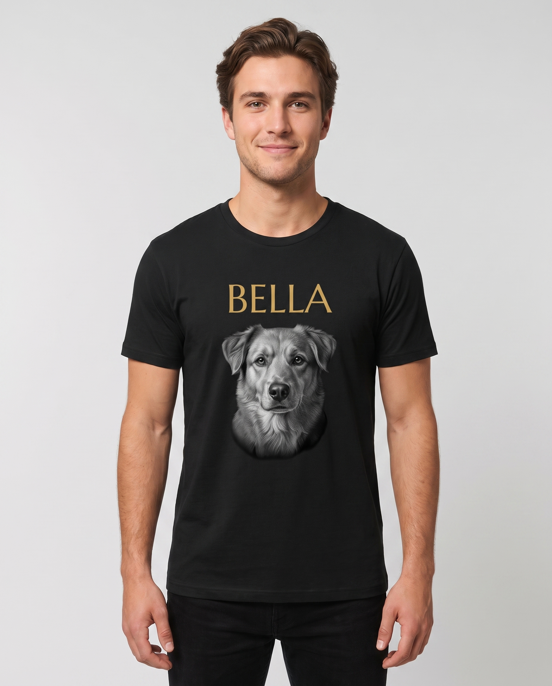 Mann trägt personalisiertes T-Shirt Seelenblick mit Haustierporträt-Frontdruck